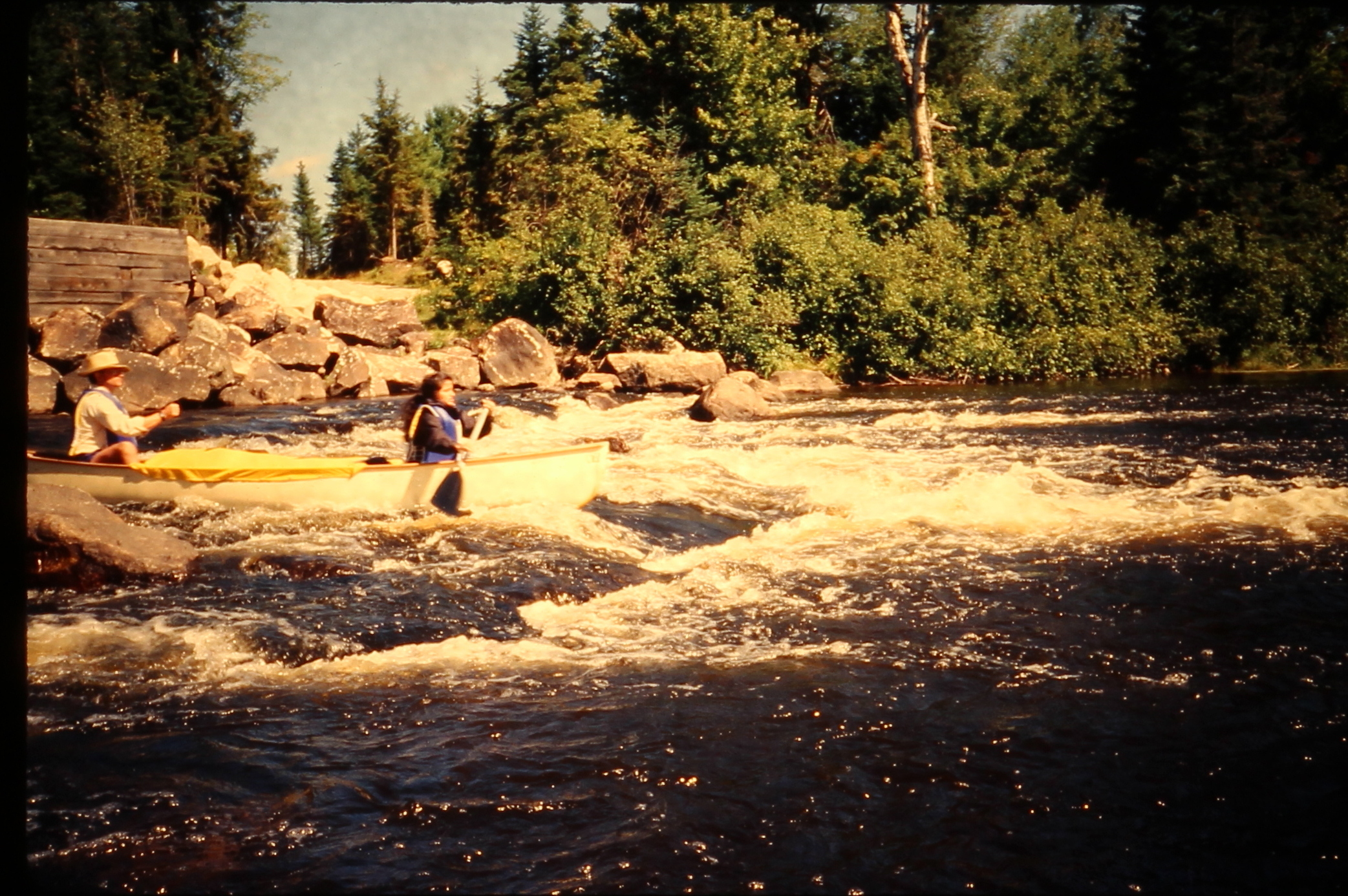 19890902.24 - USA ME -- MooseRiver - Jerry Lakshmi - Moose River Rapids 1 - MB01T01B10S24.JPG